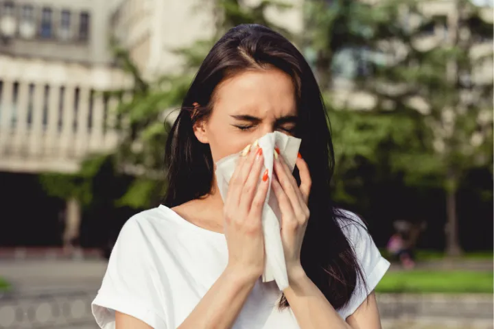Rinite allergica e allergie stagionali: cause, sintomi, diagnosi differenziale e le terapie più efficaci al Sanismart Medical Center